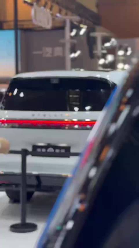 实车车尾很惊艳#享界V8##智界RX#