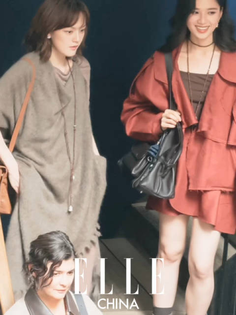 #巴黎时装周# 第一天就有如此权威的同框：山下有松展览@张婧仪 、@演员文淇 、奥黛丽·塔图😍 #E