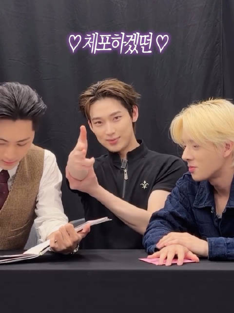 🦊：你被逮捕了🔫🦮：噗哈哈哈…莫呀？🦊：这个是对的🦮：吓我一跳🦊：我拍了Challenge