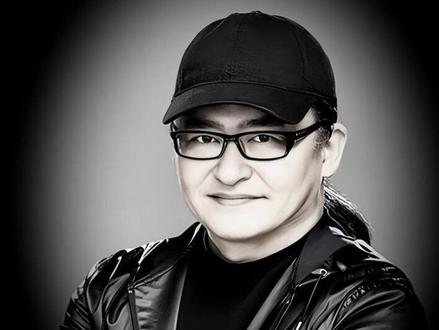一代人的音乐记忆，送别刘欢老师！ 一曲《好汉歌》豪情万丈，奥运《我和你》唱响世界。舞台之上，他是震撼