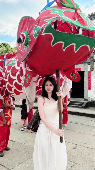 越是人声鼎沸的时候 我越觉得你应该在我身边