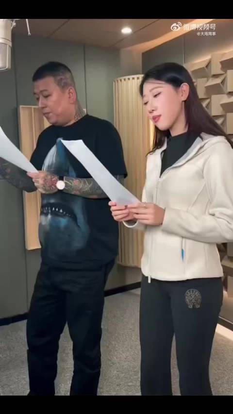 李四新歌《故乡的炊烟》上线，听听有没有《吹吹山顶的风》好听  ​​​