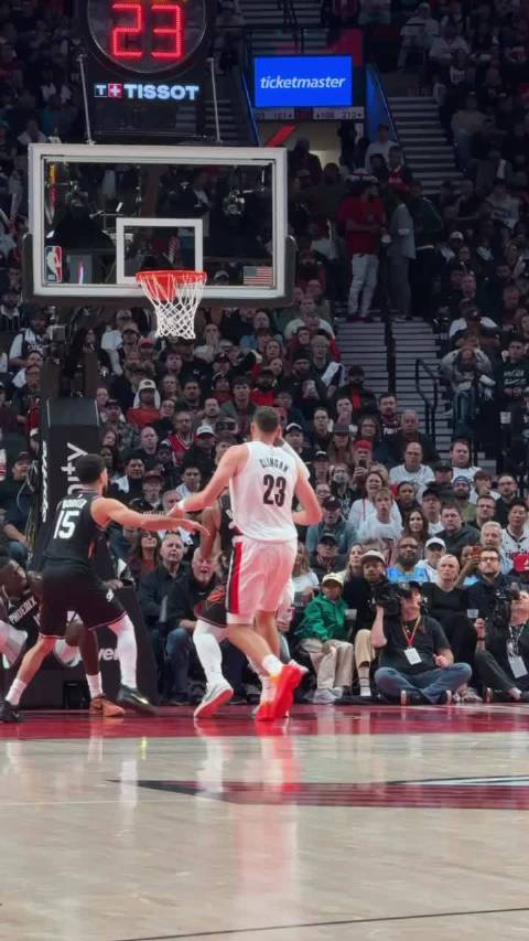 表哥三分，爱看多来[打call]#波特兰开拓者[超话]##太阳vs开拓者##nba新赛季2026# 