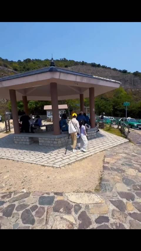 想要拥有270°无死角的无敌海景吗？来到麦理浩径二段的标尖角观景台，你就能将山海尽收眼底