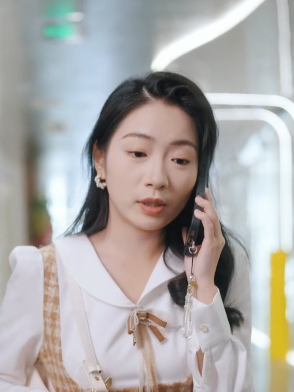 女人跪求男友九十九次成婚，婚礼却因白月光被迫推迟