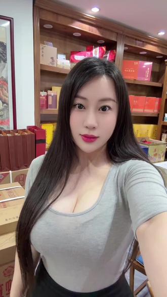 满眼都是你的人才配的上你全部的好，年龄何干，相貌何顾，家境何妨。