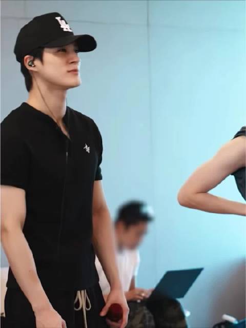 喜欢喜欢😍😍😍李帝努[超话]  ​​​