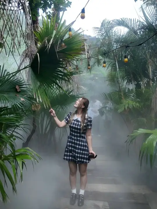 不用远赴巴厘岛，江浙沪就有瀑布秘境💦 江浙沪十月一去哪玩？ 来安吉余村瀑布咖啡！ 悬崖大瀑布+仙境迷