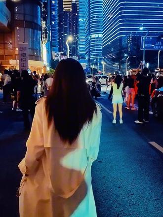 谁许你天上人间 谁同你恨海情天