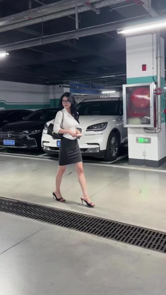 总是要耗尽眼泪痛心的上了一课 才知道什么叫割舍