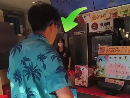 去买咖啡但抢着说店员的台词？