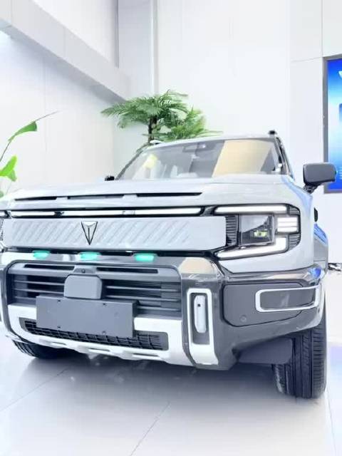 深蓝G318+ADS 5 Pro 初见深蓝G318是在展厅，硬朗的方盒子造型瞬间戳中我。但真正让我惊