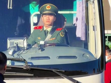 升国旗仪式结束后，武警大部队离开广场