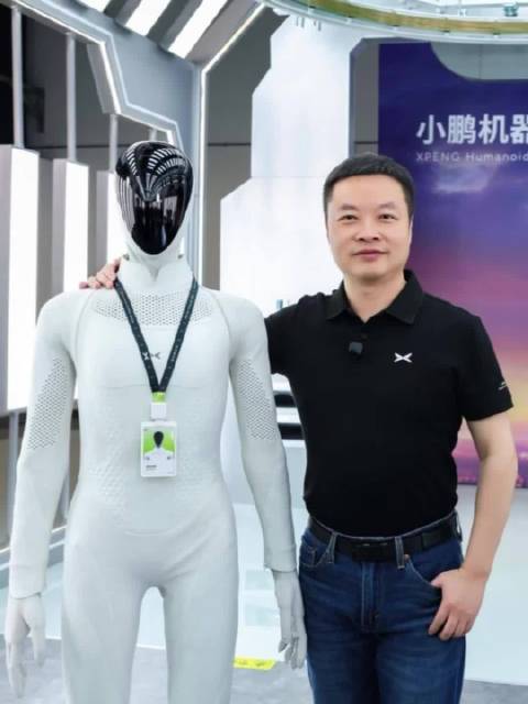 卧薪尝胆26年，中国机器人全面反超日本！回望中国机器人的坎坷来路！26年前，国防科技大学研发出国内首