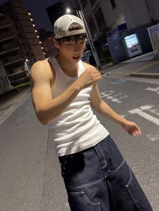 足球顺拐舞