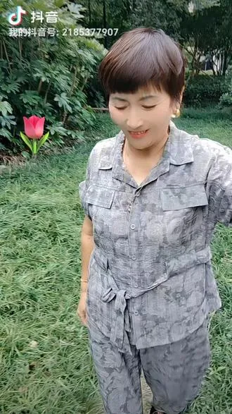 一本正经的搞笑，啥都不图！