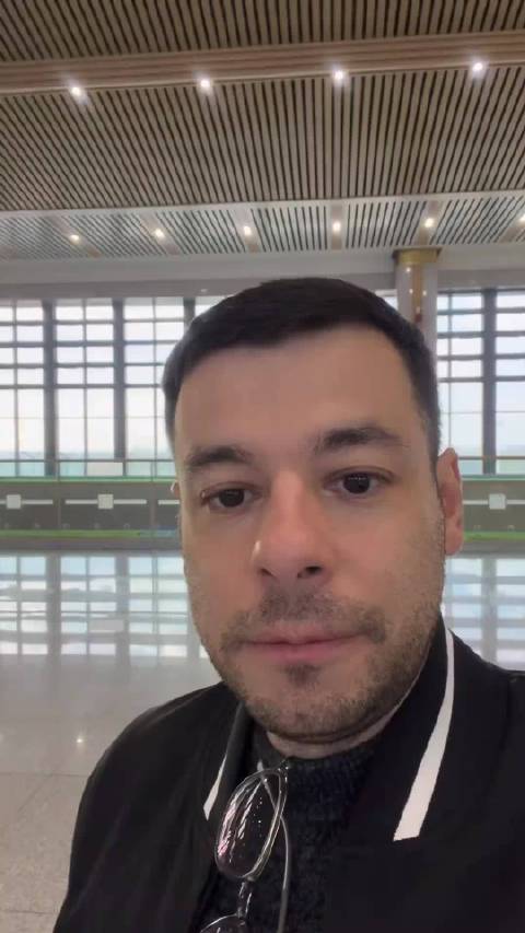 这个巴西老外拿到了中国五星卡，他直呼终于能说“中国是我家”，以后持卡坐高铁坐飞机都超方便