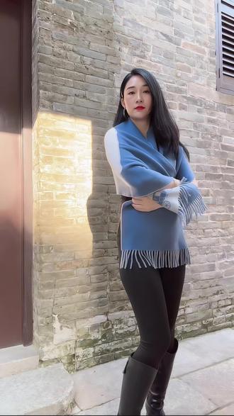 我总是 一个人的惆怅 一个人忧伤 一个人的天堂一个人说慌…