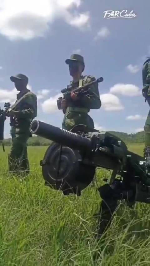 #烽火问鼎计划# 古巴革命武装力量正在进行军事训练和射击演习