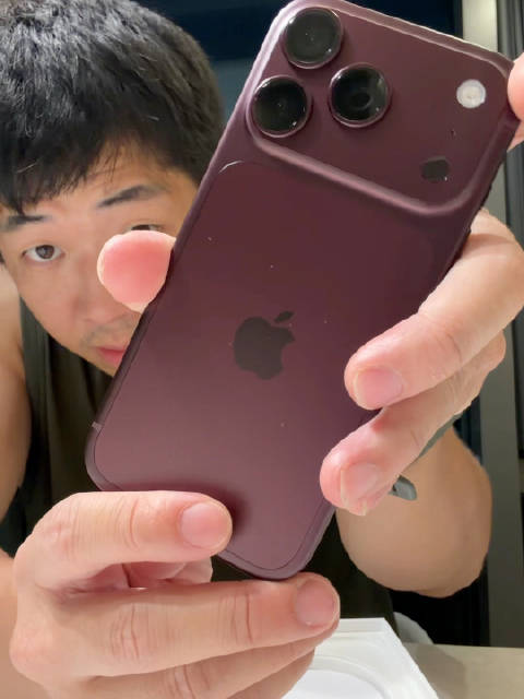 昨天临时买的18pro，今天直接能提了，今年大家都在等duo吗？#iphone18pro# ​
