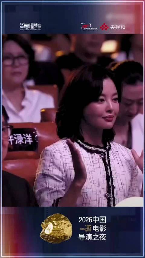 “演完像被抽走了什么一样”，辛芷蕾这样形容《日挂中天》里的曾美云。外表平静、内心汹涌的复杂女性角色，