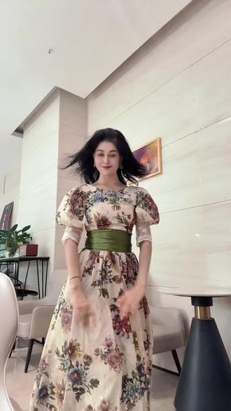 碎花连衣裙