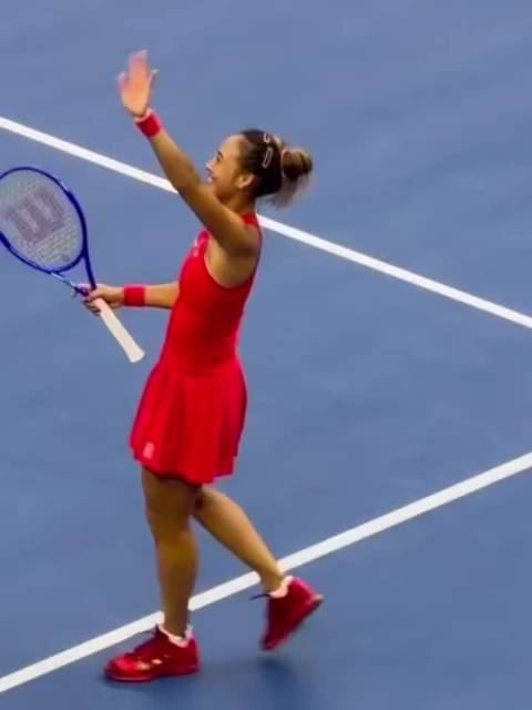#郑钦文真敢出手# 恭喜🇨🇳🎾郑钦文，中网成功晋级鏖战三盘，决胜盘顶住压力，关键分出手果断，主场作战
