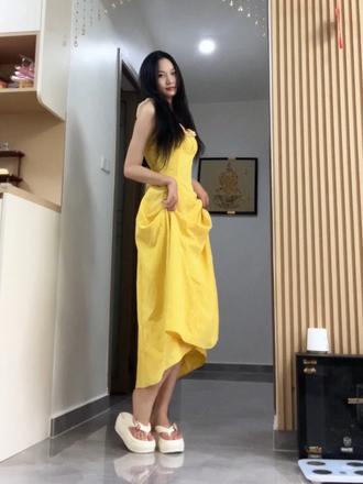 黄色长裙