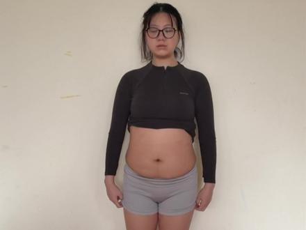 160斤-100斤大基数女生上肢力量跟练！ 关于训练细节有几点比较重要： 1.比如说我做10~12次