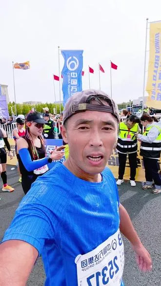 333拿下！刷新个人最好成绩，往后马拉松不再死磕竞速，不再拼命硬顶，轻松玩赛
