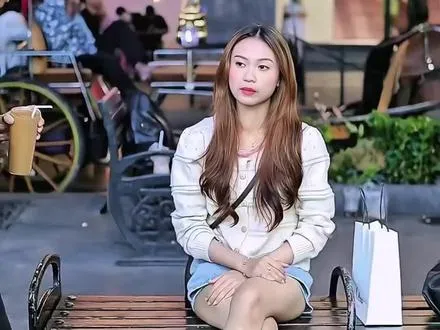 美女你把我饮料喝了？