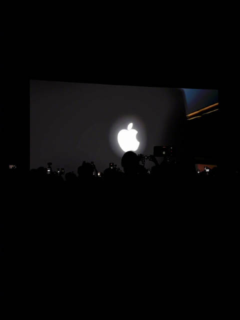 触屏MacBook Pro来了！ ​