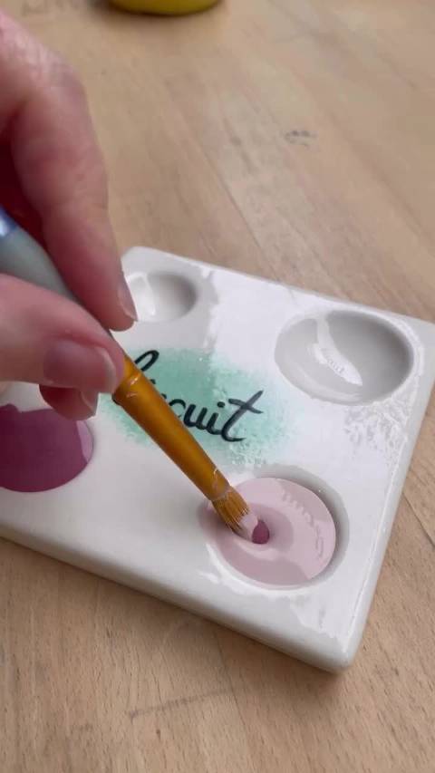 白胚怎么画粉粉的花花杯杯
