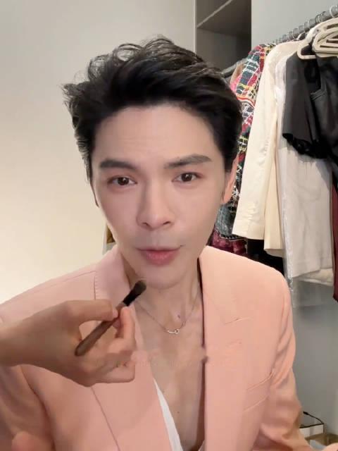 #向佐[超话]##TCL##逐光非洲# @向佐JackyHeung :将中国功夫的故事带向全世界