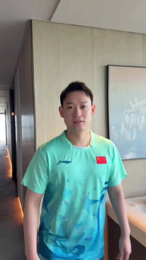 曾经有过这样暖心的队友互助，如今却传出这样的表述，不少球迷感慨物是人非