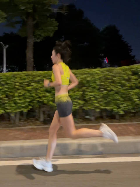 夜跑14km｜厦门终于降温了今晚本来节奏跑10km
