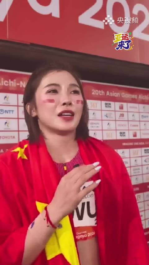 #吴艳妮自曝全运会后身体亮红灯# 高强度训练换来一身伤病，内分泌紊乱、膝盖积液、腰伤缠身，还要和杭州