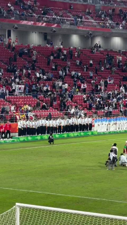 日本也是草台班子 韩国男足夺冠国旗没升上去