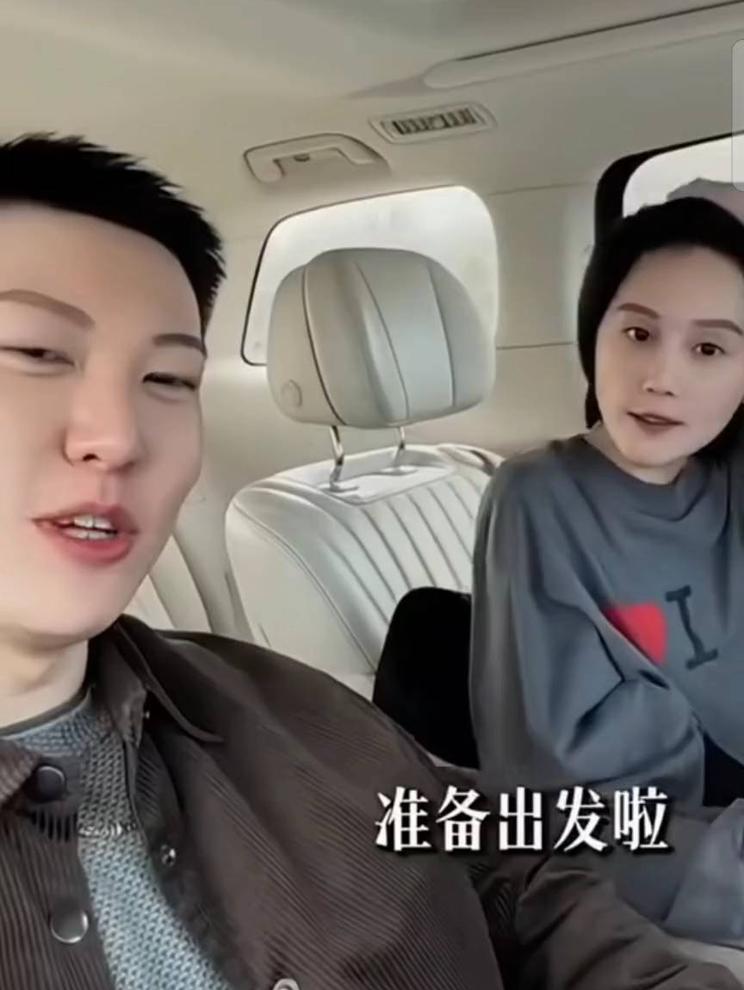 赵本山女儿球球带老公飞11小时到伦敦吃三文鱼蛋糕，有钱真好！