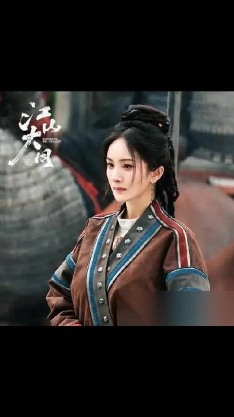 杨幂给刘学义当二番，大女主剧的排面直接让位了。  《江山大同》第一次官宣，杨幂领衔第一。隔仨月再宣，