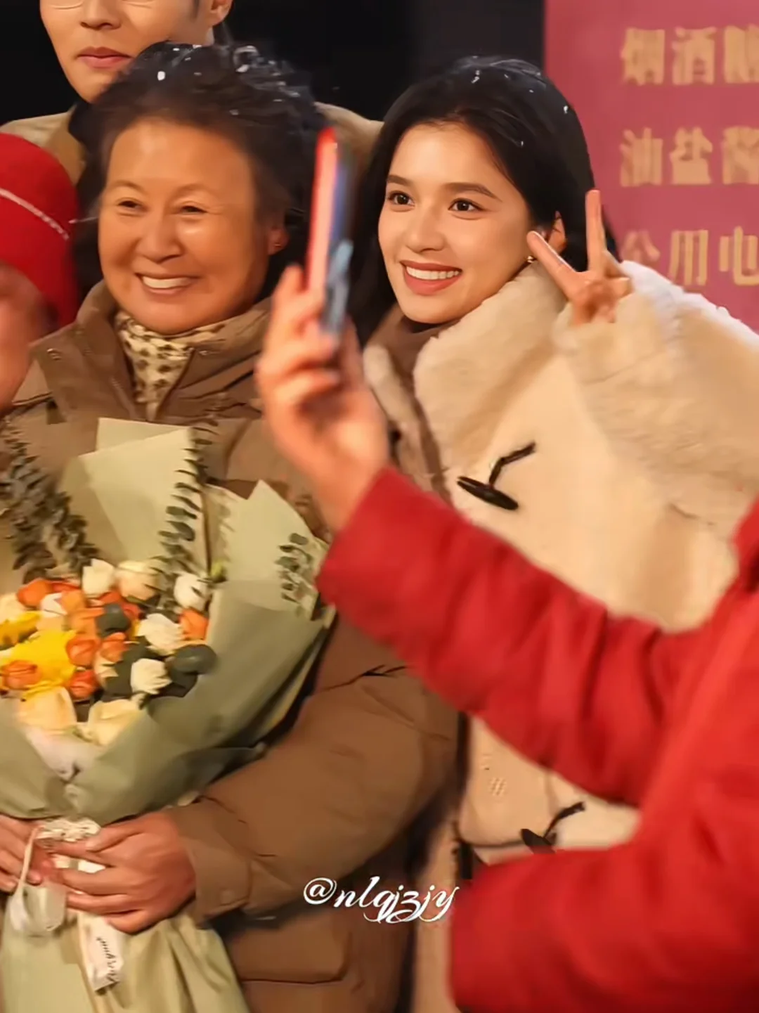 没想到第一次见到雪 感受到的却不是寒冷#张婧仪 #任冬雪