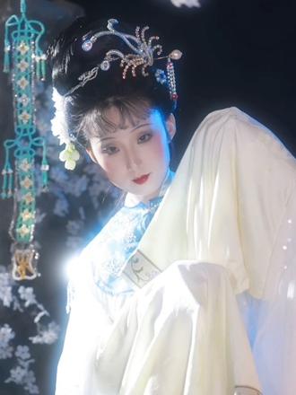 “好一个婵娟，好一个天仙”