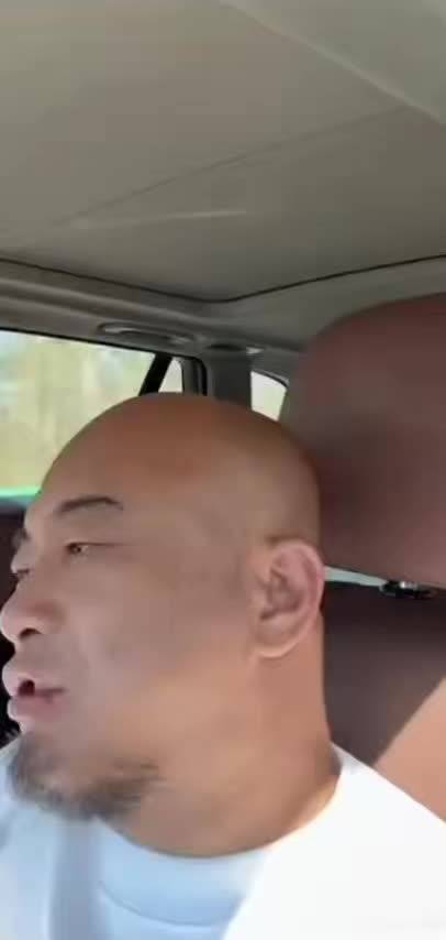 #不见不贱666[超话]#   丁老五称：卖原始股就是骗子 你保哥带你们发财梦 活该被骗……[允悲]