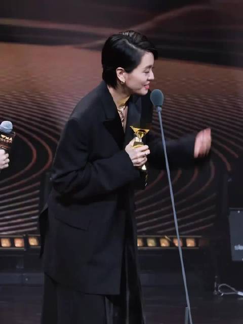 梁咏琪清唱《胆小鬼》，没有伴奏，只剩干净嗓音，已被狠狠征服