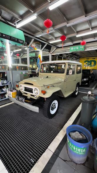 1977年的丰田FJ40兰德酷路泽