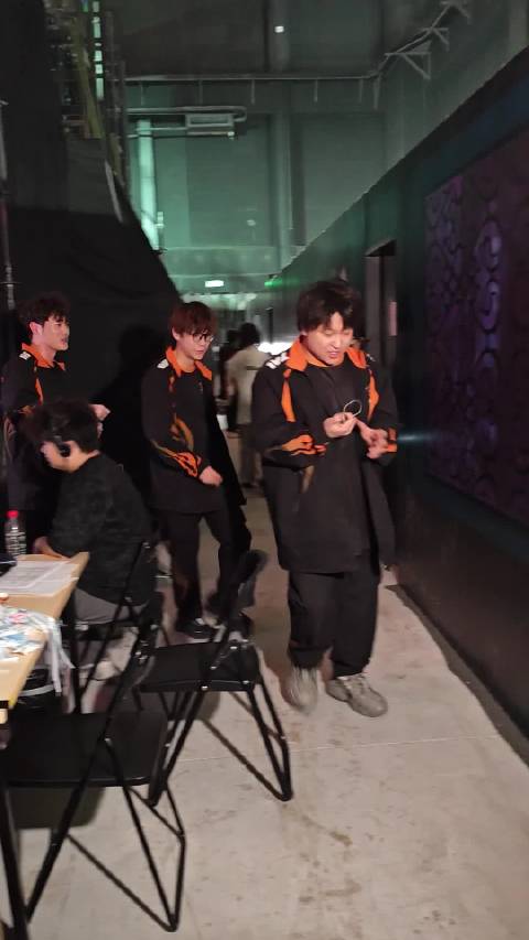 #朱雀第五人格[超话]# 什么什么！朱雀2:0赢了