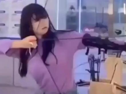 倒霉蛋又来了，看一次笑一次~~