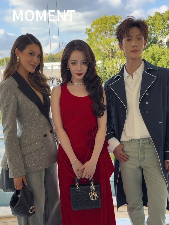 谷爱凌 迪丽热巴 李昀锐同框Dior秀场