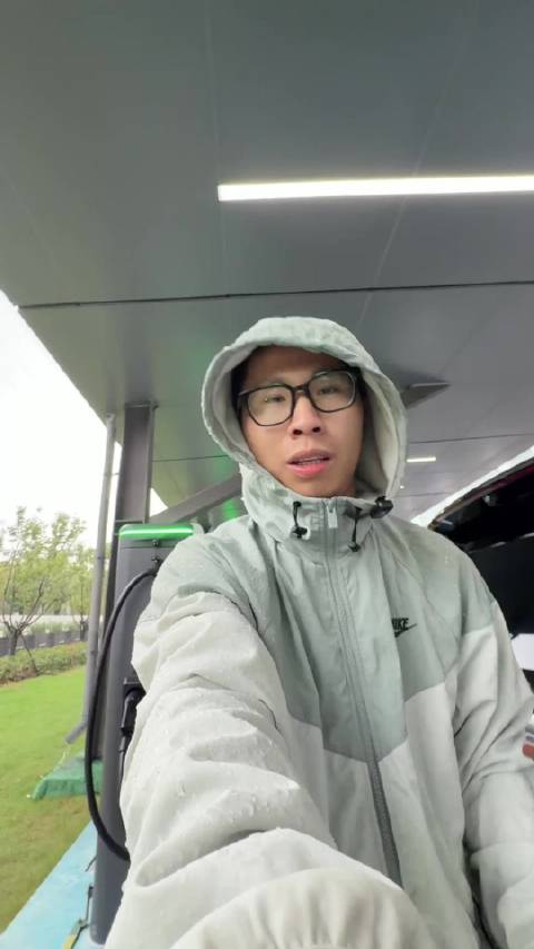 奇瑞这套六自由度机械臂自动充电太硬核了