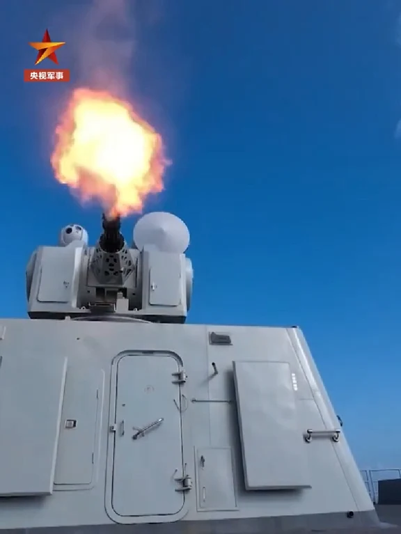 海上实弹射击训练进行时!